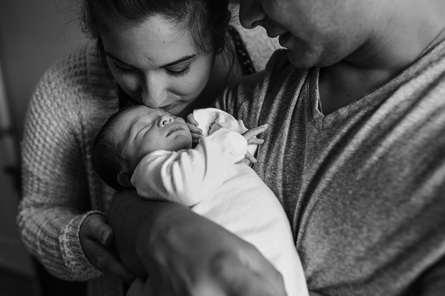 101616-relaxed-newborn-session-baro-family_40.jpg